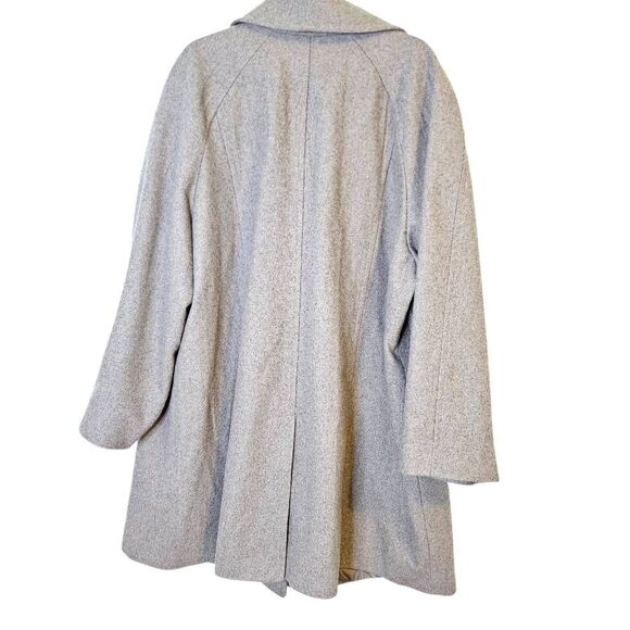 London Fog gray wool blend winter coat. Size 3X. - Picture 2 of 5